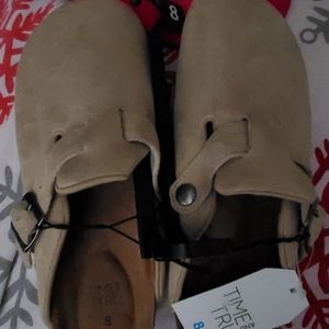 Time & Tru Womens Clogs BNWT.